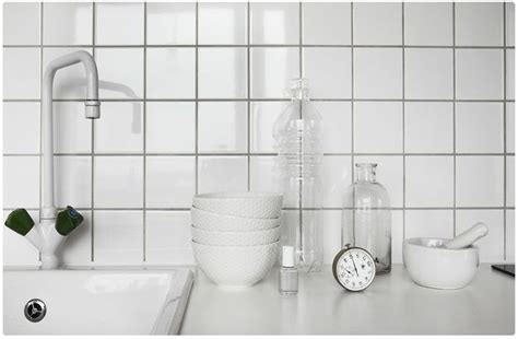 20+ White Square Tile Grey Grout Bathroom – The Urban Decor