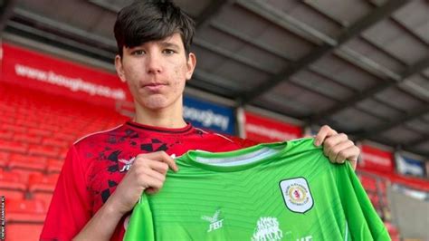 Crewe: Brighton keeper James Beadle and Southampton's Ryan Finnigan sign on loan - BBC Sport