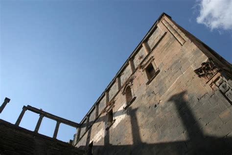 Bosra Amphitheatre | Travel Story and Pictures from Syria