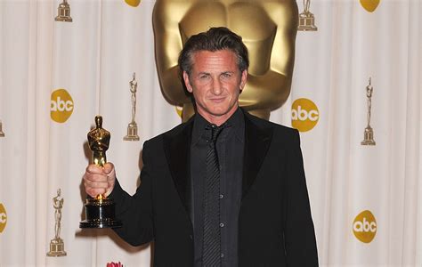 Sean Penn to "smelt" his Oscars if Ukraine president not invited to awards