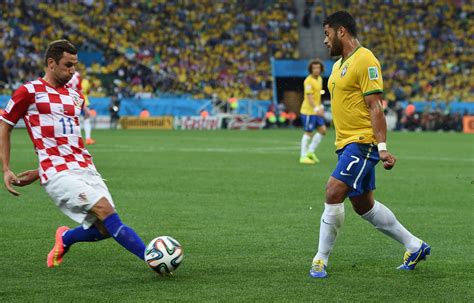 File:Brazil and Croatia match at the FIFA World Cup 2014-06-12 (07).jpg - Wikimedia Commons
