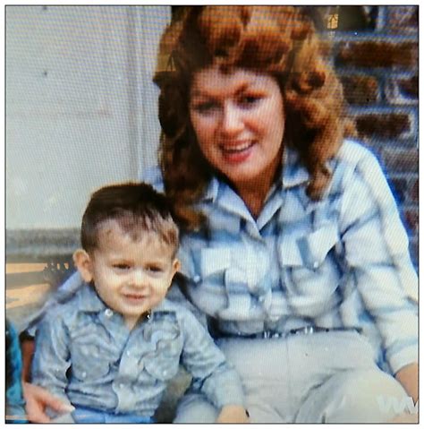 Patsy Cline and son Randy (1962). Patsy was quite fond of her blonde wig. | Old country music ...