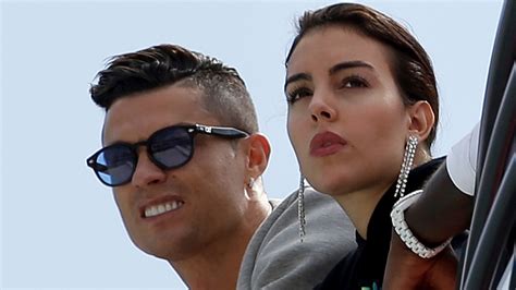 Georgina Rodriguez shares pic of Cristiano Ronaldo's daughter in rival's kit that will leave Man ...