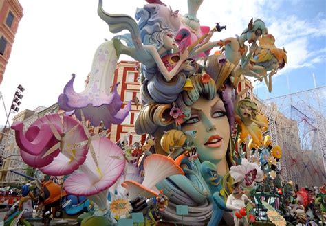 COSTA BLANCA UP - Visit 'Las Fallas' of Valencia to experience the ...