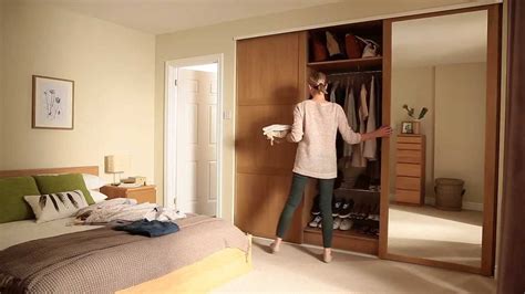 How To Install Howdens Sliding Wardrobe Doors - HEWQBT