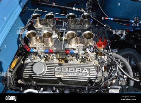 Shelby Cobra race car engine Stock Photo: 69194642 - Alamy