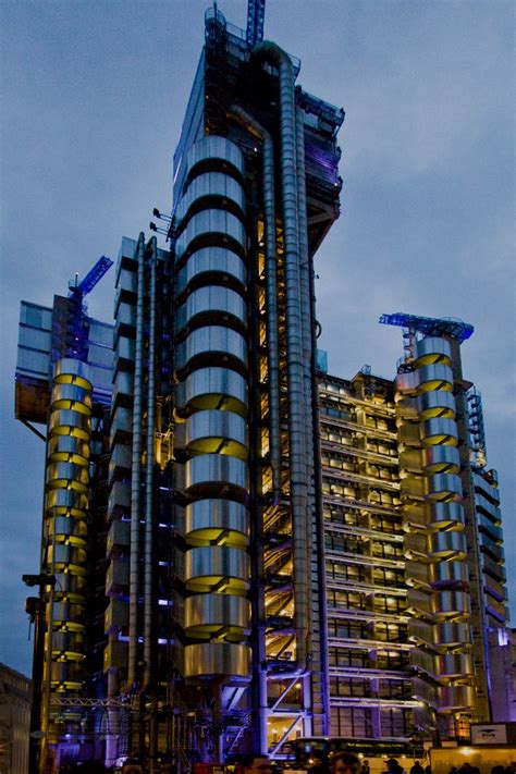 Lloyd HQ | Lloyd's of london, London buildings, Modern architecture ...