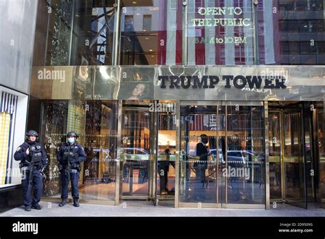 Trump tower interior hi-res stock photography and images - Alamy