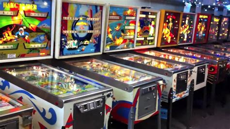 Seattle Pinball Museum - YouTube