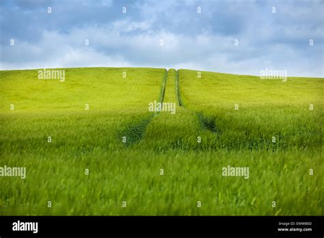 Ireland europe travel tourism scenery scope land tractor dramatic hi-res stock photography and ...