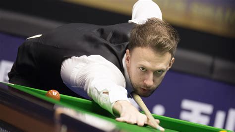 Judd Trump into first UK quarter-final in six years