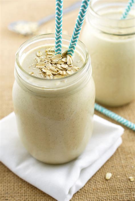 Peanut Butter Oatmeal Smoothie (4 Ingredients!) - Chef Savvy