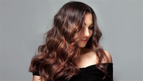 Wavy Hair Haircuts With Best Wavy Hairstyles | Nykaa's Beauty Book