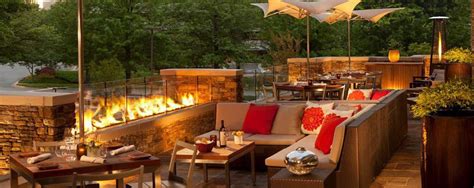 Outdoor Dining & Restaurants with Patios | Fairfax County, Virginia