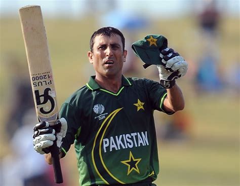 Live Cricket Magazine: Younis Khan batting