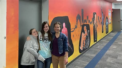 Vanguard Art Teacher, Students Celebrate School Culture with Mural