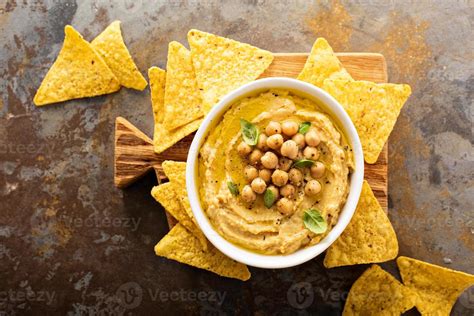 Homemade hummus with tortilla chips 15740807 Stock Photo at Vecteezy