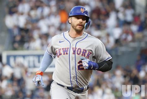 Photo: New York Mets vs New York Yankees at Yankee Stadium ...