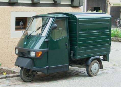 File:Piaggio Ape Kasten.jpg - Wikipedia