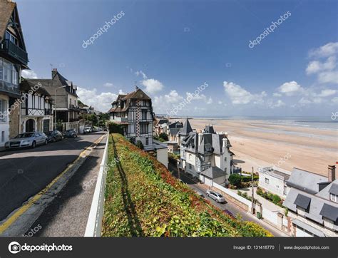 Trouville sur Mer beach promenade – Stock Editorial Photo © duha127 ...