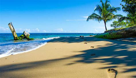 Costa Rica Volcanoes & Beaches - Costa Rica Specialists