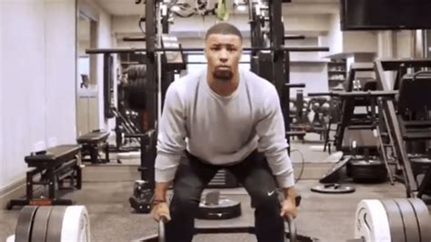 Eagles' new RB Saquon Barkley shows off early morning grind in workout video