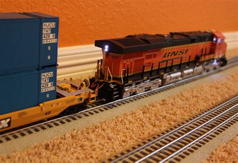 Lionel BNSF #6431 ES44AC | Hauling intermodal freight in our… | Flickr