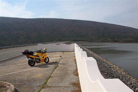 Sardis Lake dam photo - Yen Bryant photos at pbase.com