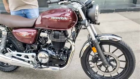 Honda CB350 Arrives At Showroom - Exhaust Note, Walkaround First Look