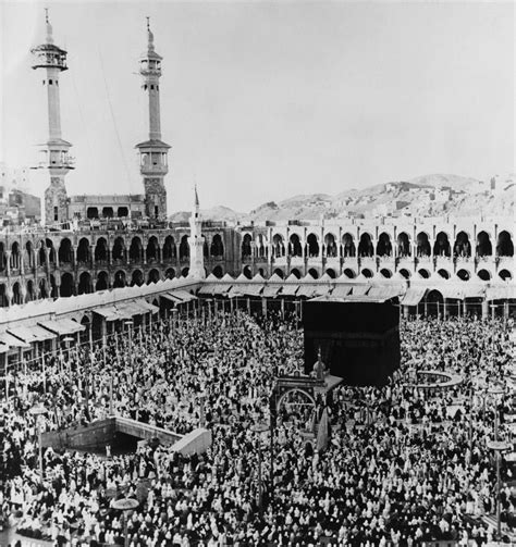 LOOK: Mecca's Dramatic Transformation Over The Past Century | The o'jays, Pilgrimage and Mecca