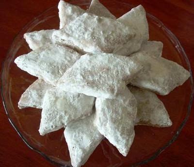 Makroud el Louse Recipe (Algerian almond cookies) | Almond cookies ...