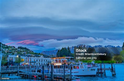 Famous Queenstown At Night Stock Photo - Download Image Now - Nightlife ...