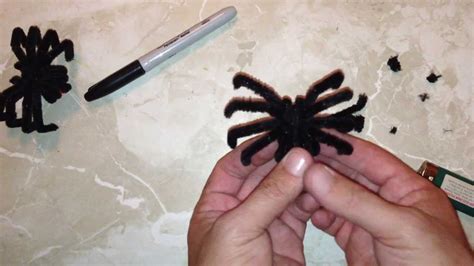 Make a Realistic Pipe Cleaner Spider! - YouTube