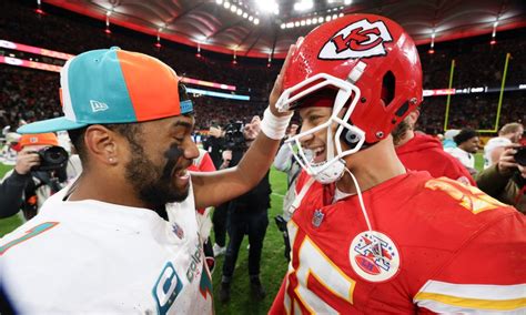 Chiefs to play Dolphins in wild card round of playoffs on Saturday