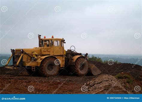 Wheel Loader Excavator on Road Construction Stock Photo - Image of machine, mining: 200734504