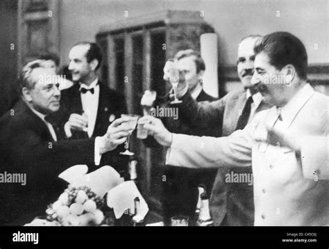 Signing of the German-Soviet Non-Aggression Pact, 1939 Stock Photo - Alamy