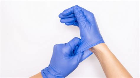 Should You Wear Gloves Amid COVID-19 (Coronavirus)?