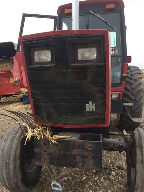 Pin by Patrick Larentz on Farmall IH | Farmall, Red tractor, Tractors