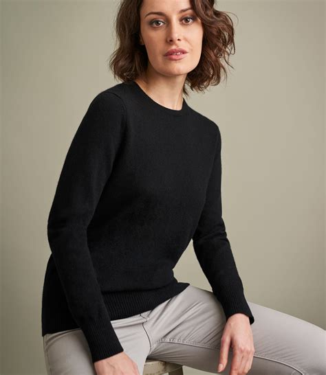 Black | Womens Pure Cashmere Crew Neck Sweater | WoolOvers US