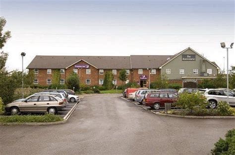 Premier Inn Uttoxeter, Uttoxeter, Staffordshire - 2017 | House styles, Premier inn, Hotel