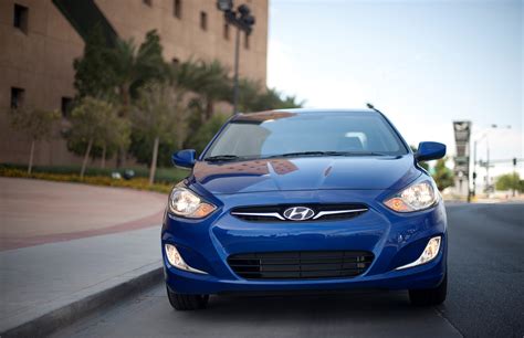 2012 Hyundai Accent - HD Pictures @ carsinvasion.com