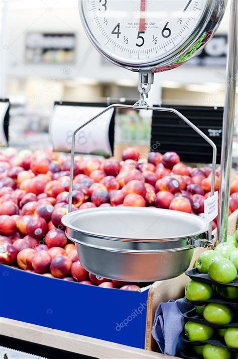 Grocery store scale with fruit and veg — Stock Photo #9339616