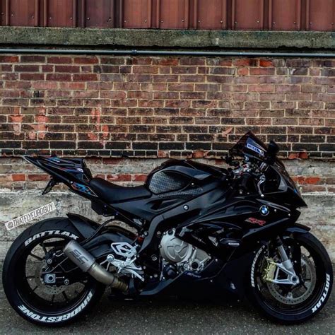 Black BMW S1000RR : MotorcyclePorn