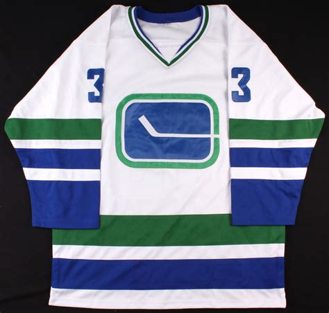 Henrik Sedin Signed Canucks Jersey (JSA COA) | Pristine Auction