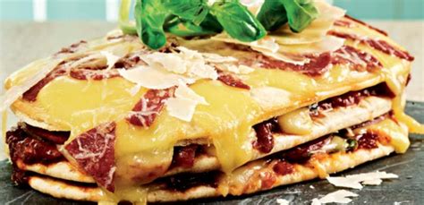 Pizza triple-decker sandwich | Food24