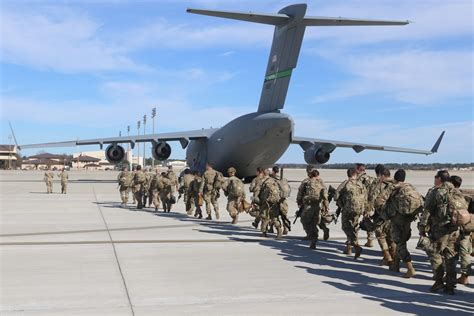 82nd Airborne Division paratroopers that deployed to the Middle East to return home