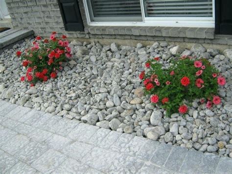 white rock in front of house ... in 2020 (With images) | Landscaping around house, Landscaping ...