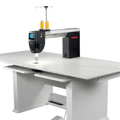 BERNINA Q20 Longarm quilting machine with table