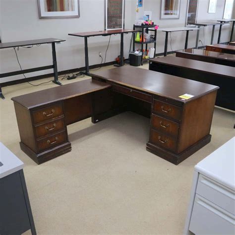 Vintage L-Desk | Office Furniture Liquidations