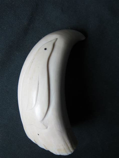 An authentically carved sperm-whale tooth - Scandinavian - Catawiki